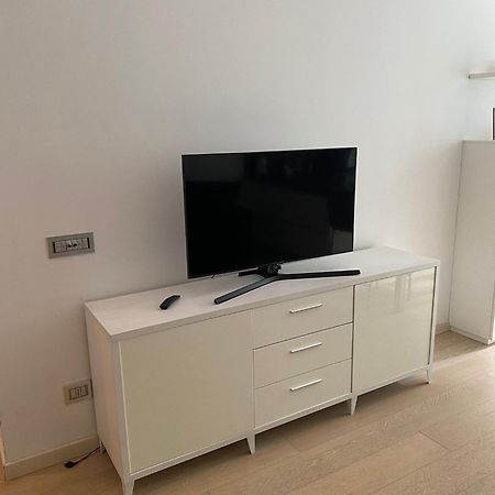 Lovely Apartment In The New Porta Nuova Area Milánó Kültér fotó